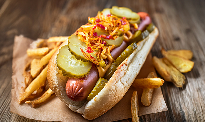 682X405_-Hot-dog-con-pepinillos-agridulces-y-ripio-de-papa_Lorenzano.jpg 682X405_-Hot-dog-con-pepinillos-agridulces-y-ripio-de-papa_Lorenzano.jpg