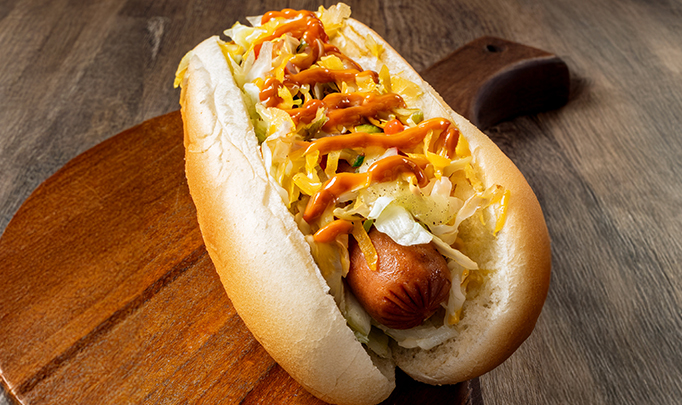 682X405_Hot-dog-con-ensalada-coleslaw-y-sriracha-mayo_Lorenzano.jpg 682X405_Hot-dog-con-ensalada-coleslaw-y-sriracha-mayo_Lorenzano.jpg