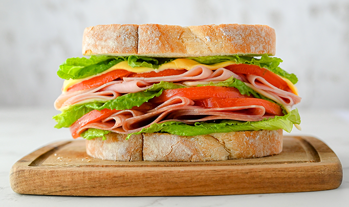 ¿Por qué se llama sándwich? Historia de un clásico
